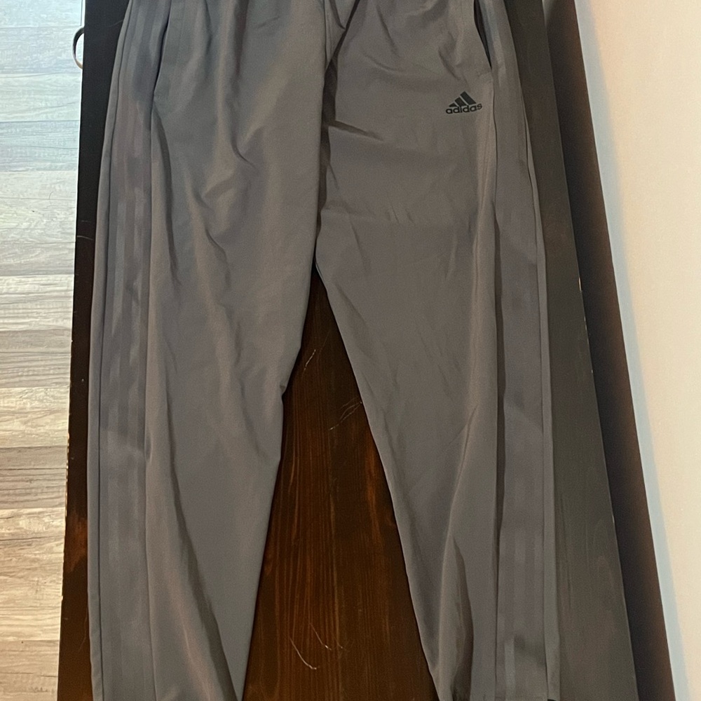 Adidas Men's Dark Gray Joggers